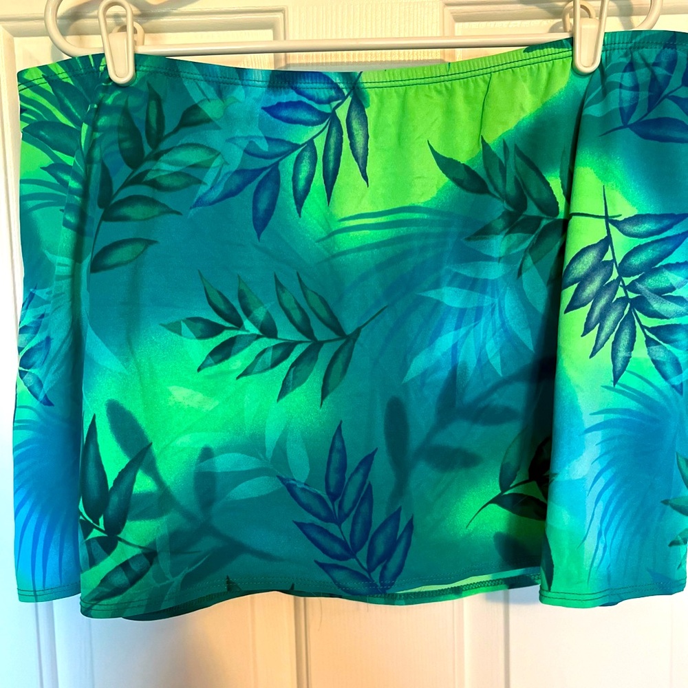 Mix It Mixit Swim Bottom Skirt Size 24W Green Tropical Leaves. EUC
